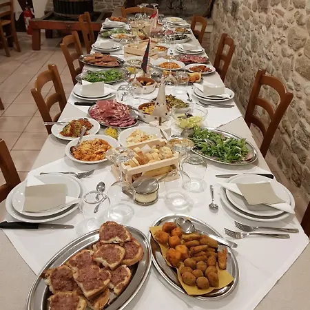 Farm stay Agriturismo Il Borghetto *